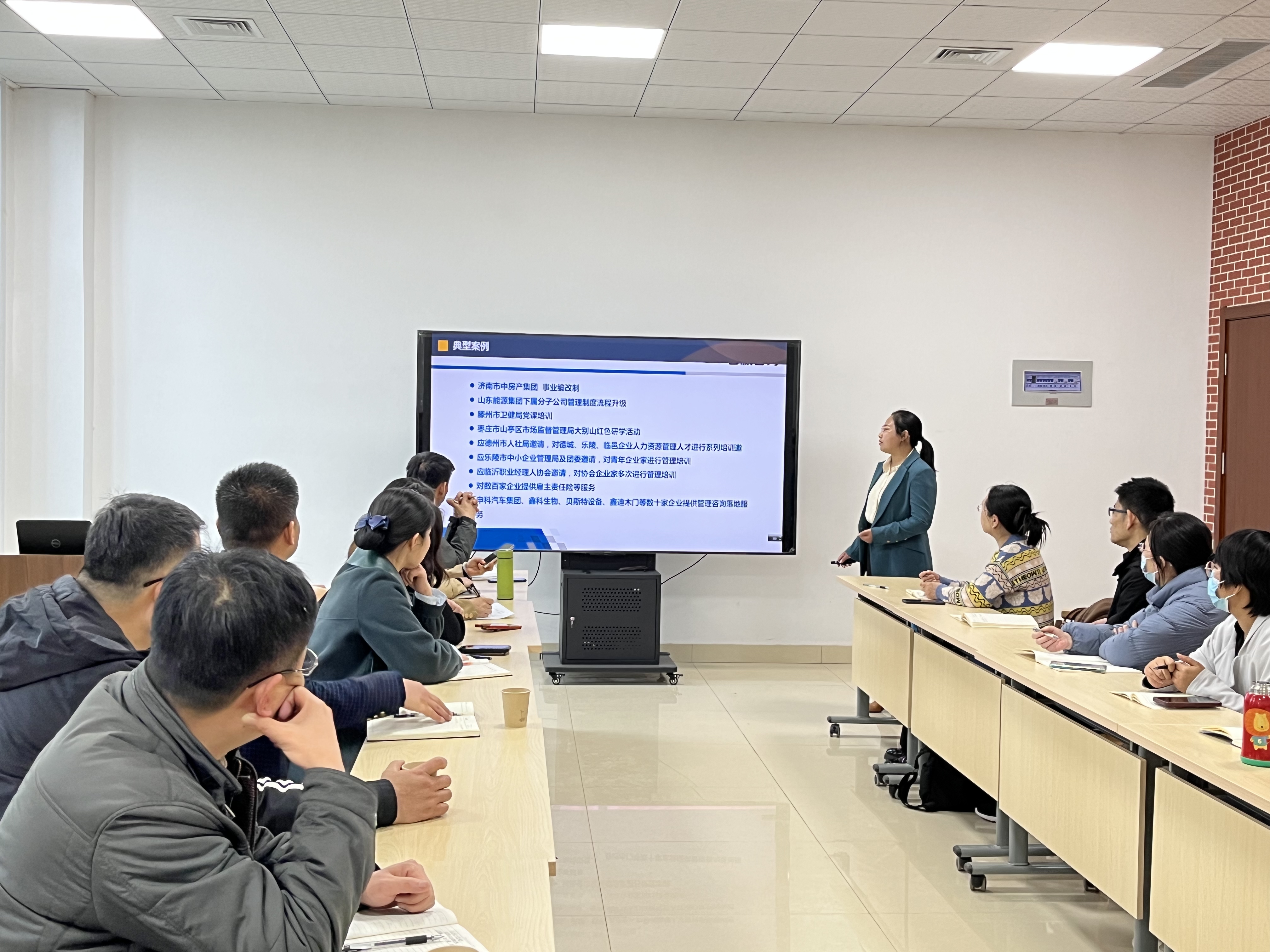 企業(yè)用工風(fēng)險(xiǎn)防控實(shí)務(wù)課程順利開(kāi)展，助力構(gòu)建和諧勞動(dòng)關(guān)系